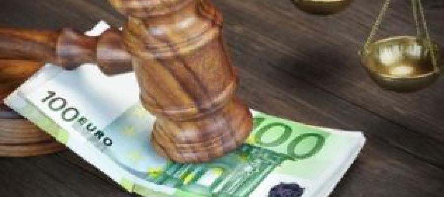 Mazo Juez contra billetes 100 euros